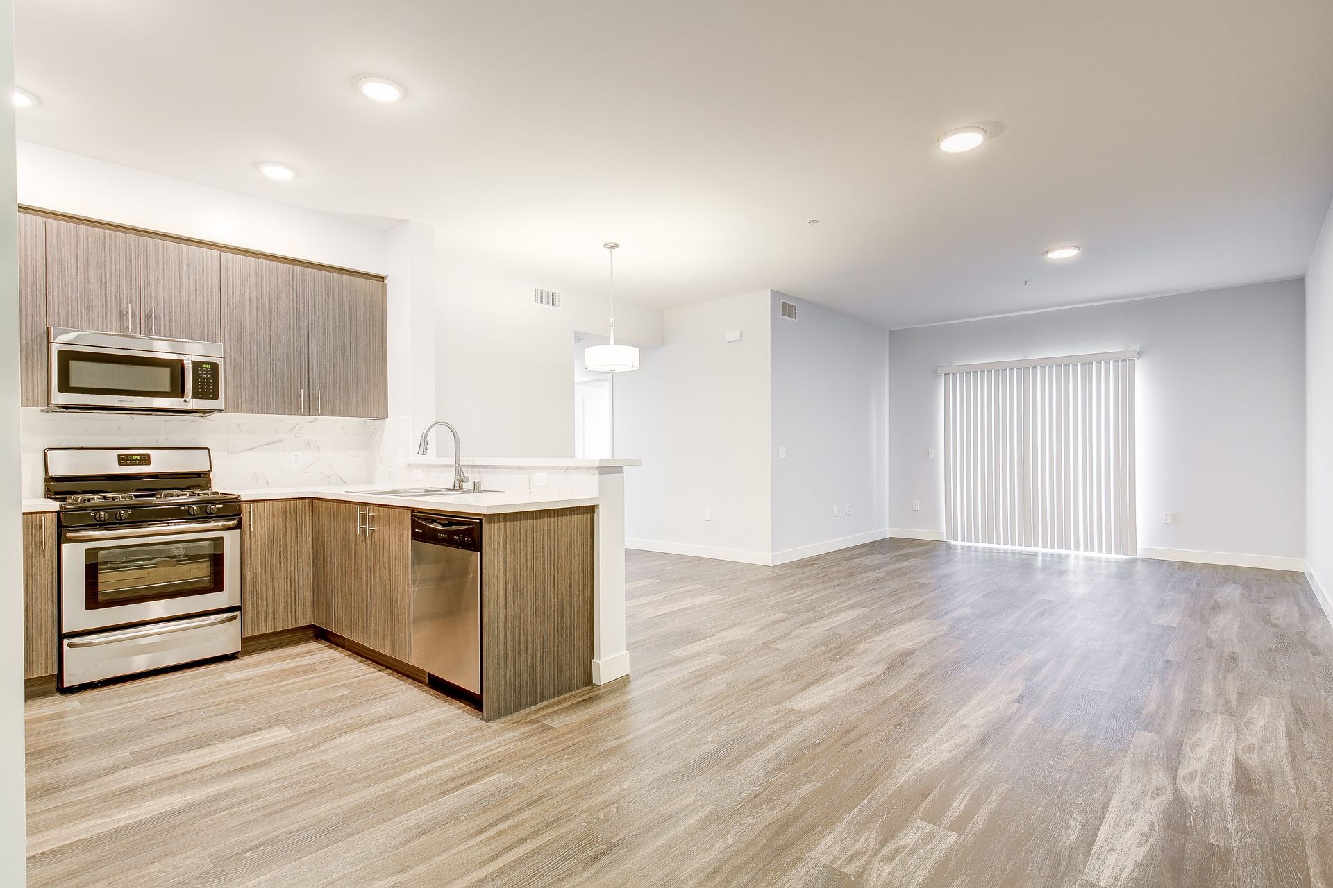 MODERNO North Hollywood 12 of 12