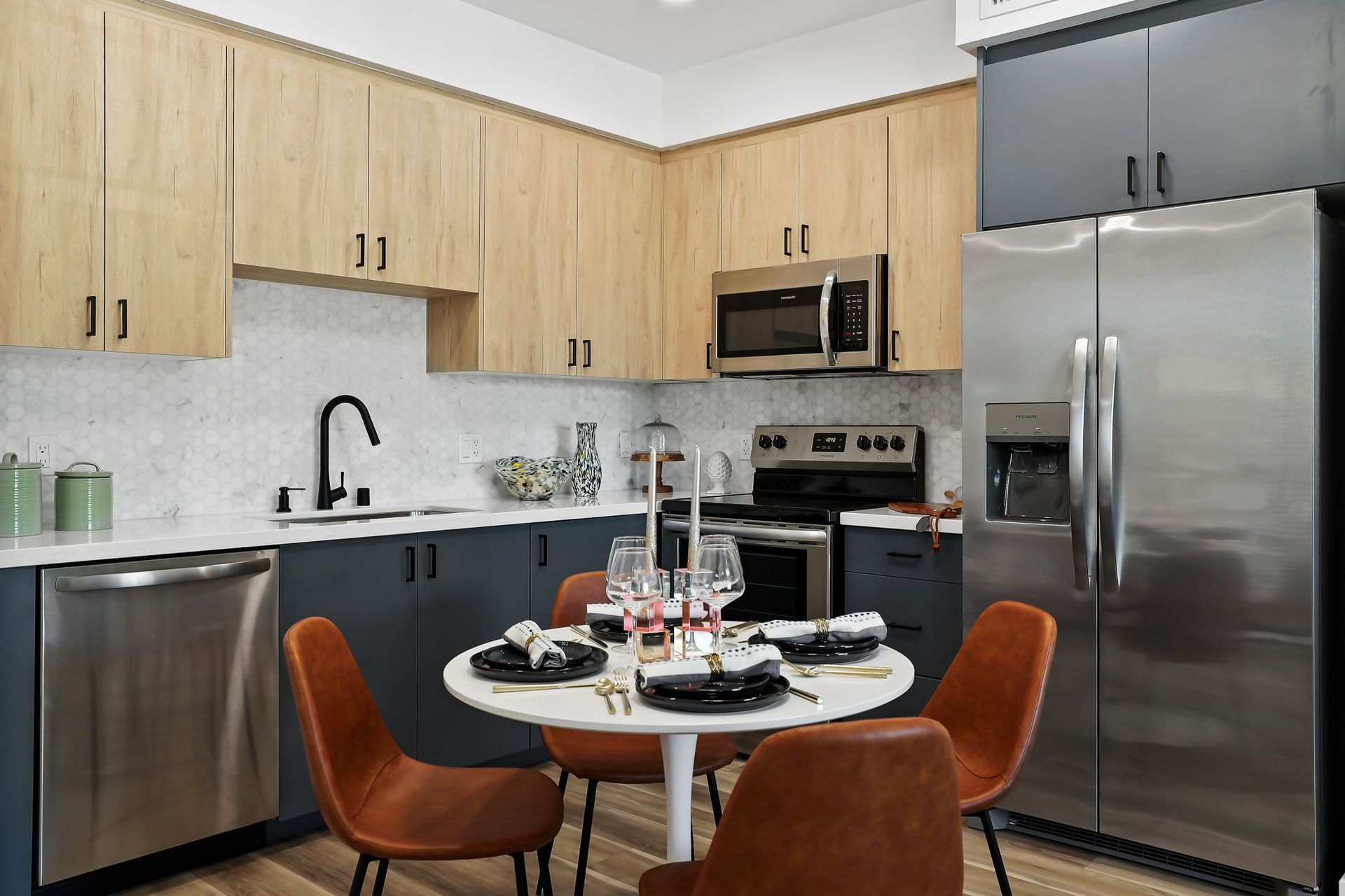 Granada Hills Apartment: 17454 Chatsworth St.