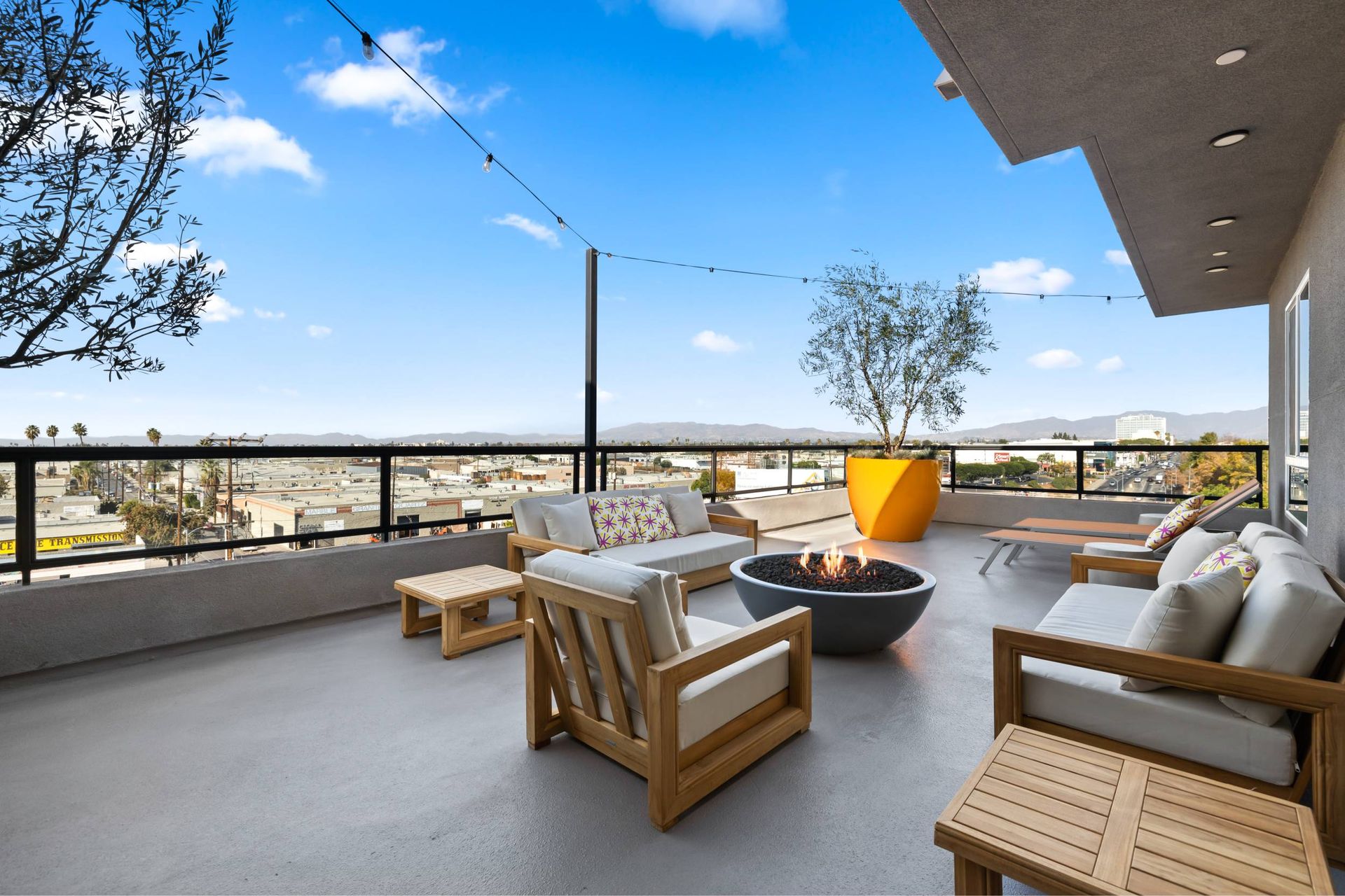 Roof deck at MODERNO Axis (7 of 8)