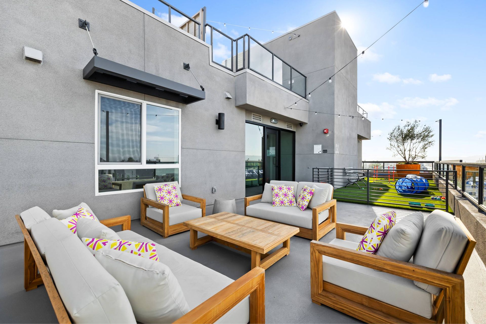 Roof deck at MODERNO Axis (8 of 8)