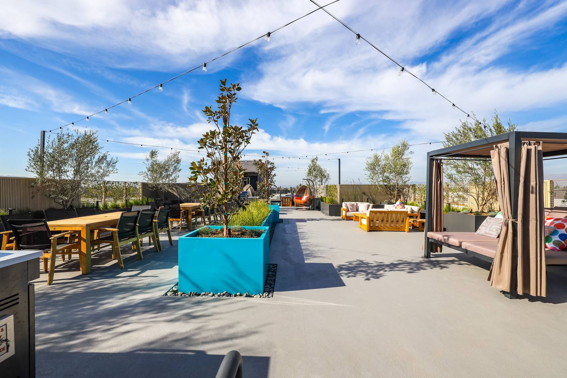 Roof deck at MODERNO Axis (5 of 8)