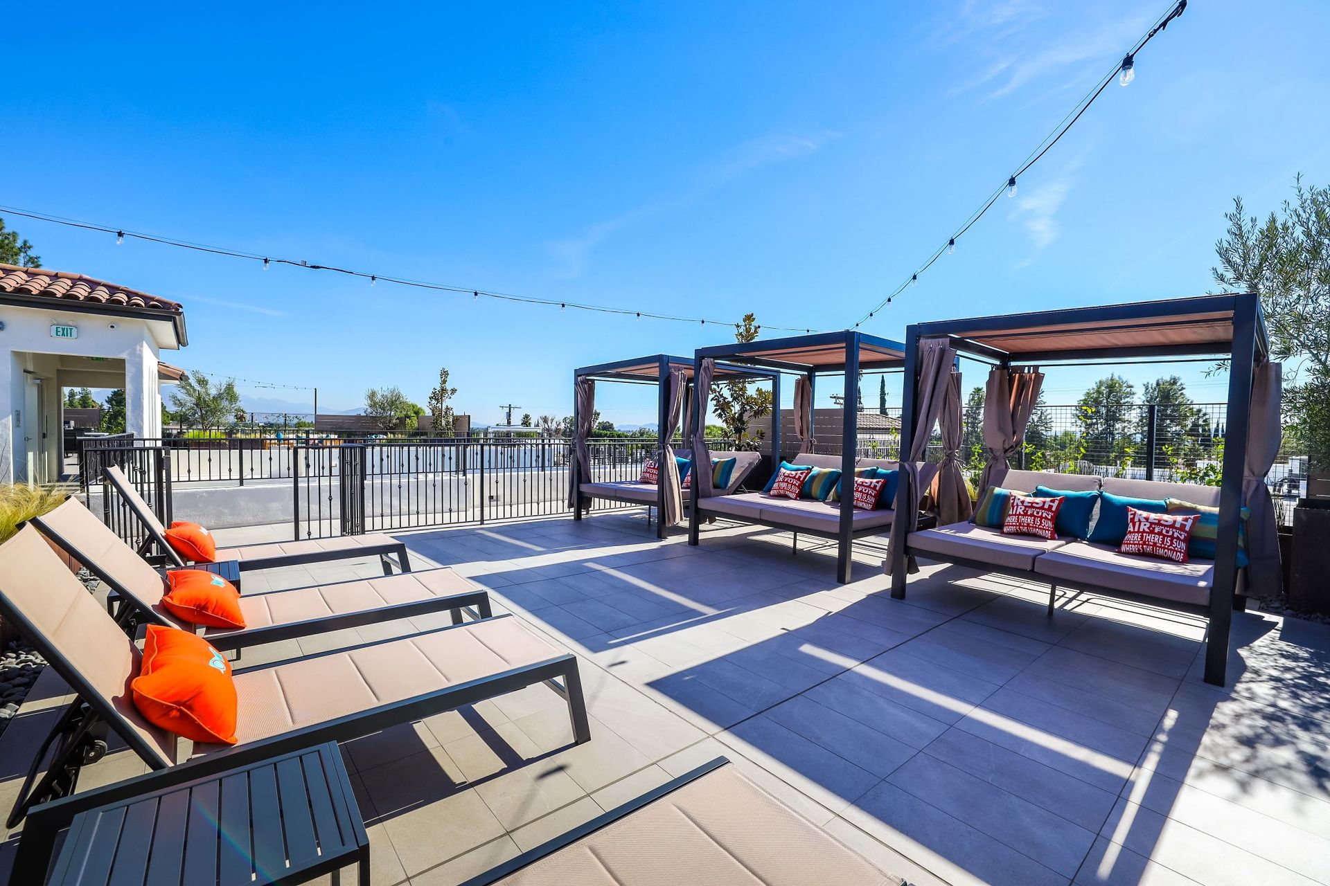 Roof deck at MODERNO La Granada (5 of 8)