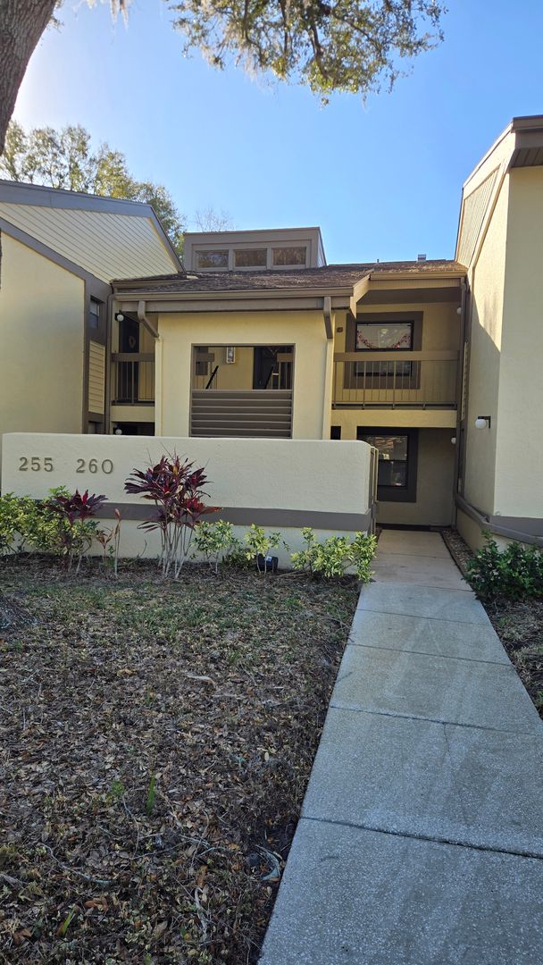 Oldsmar House: 260 Woodlake Wynde