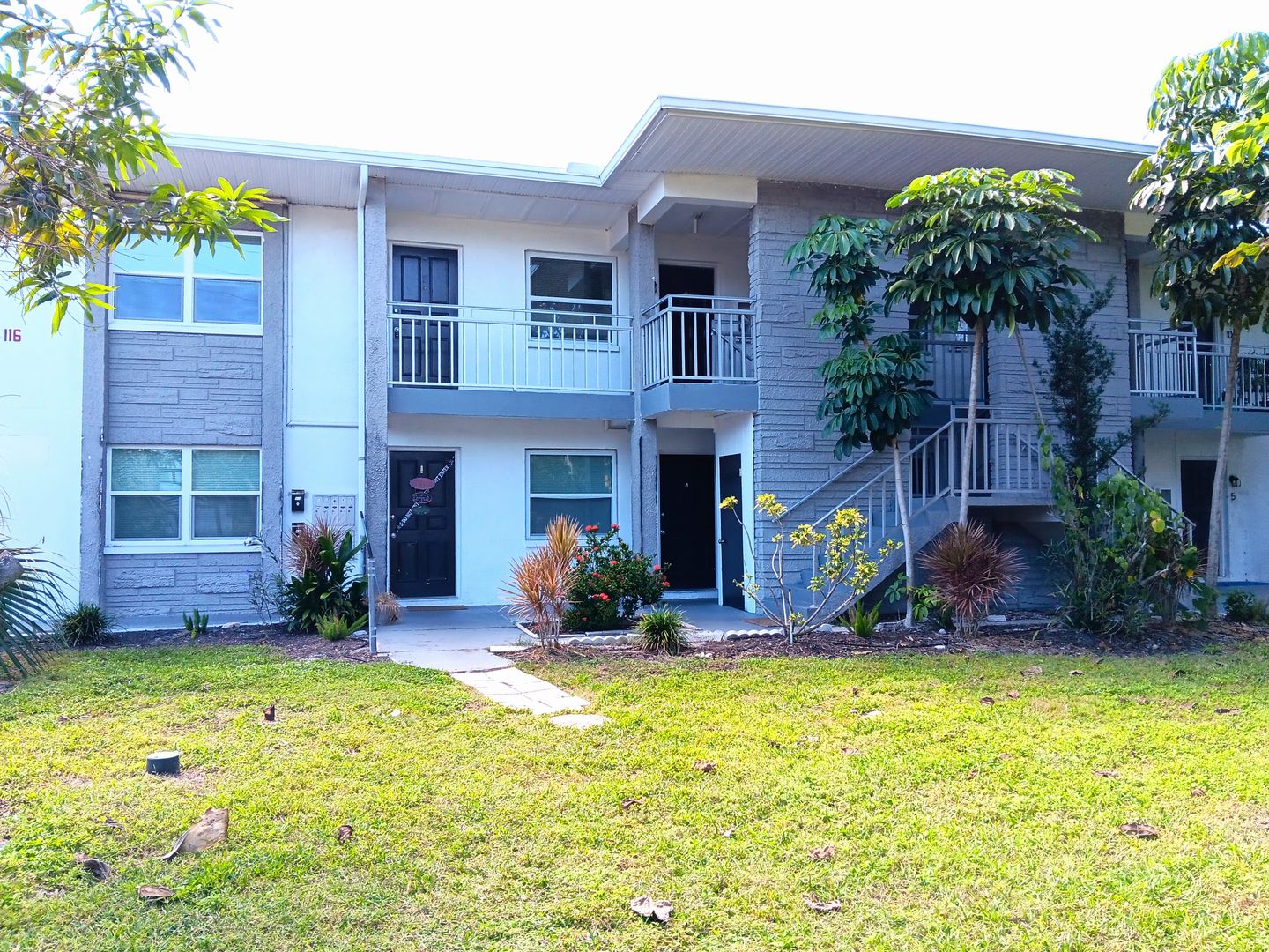 St Petersburg House: 116 SW Jefferson Cir N