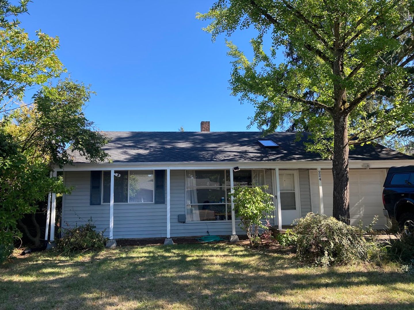 Portland House: 224 NE 127th