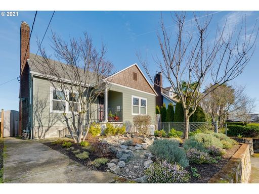Beautifully Updated Arbor Lodge 3 Bedroom Bungalow – photo 1