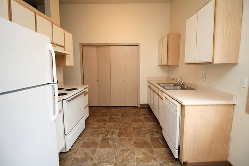 Welcome Home to McKenzie Court Apts – Lower Floor 2 Bed/1 Bath – photo 1