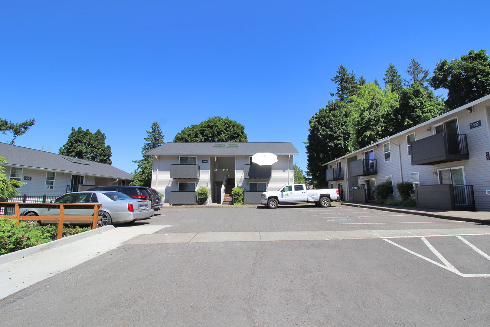 Portland Apartment: 1348, 1402, 1406, 1410, 1422-1428 and 1432-1438 NE 160th Ave