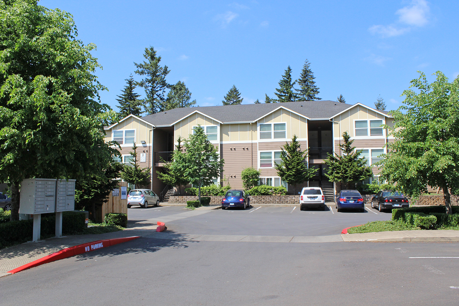 Portland House: 683 NE 162nd Ave