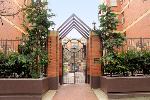 Spacious SW Condo with Patio Overlooking the Park Blocks - Walk Score 99! – photo 1