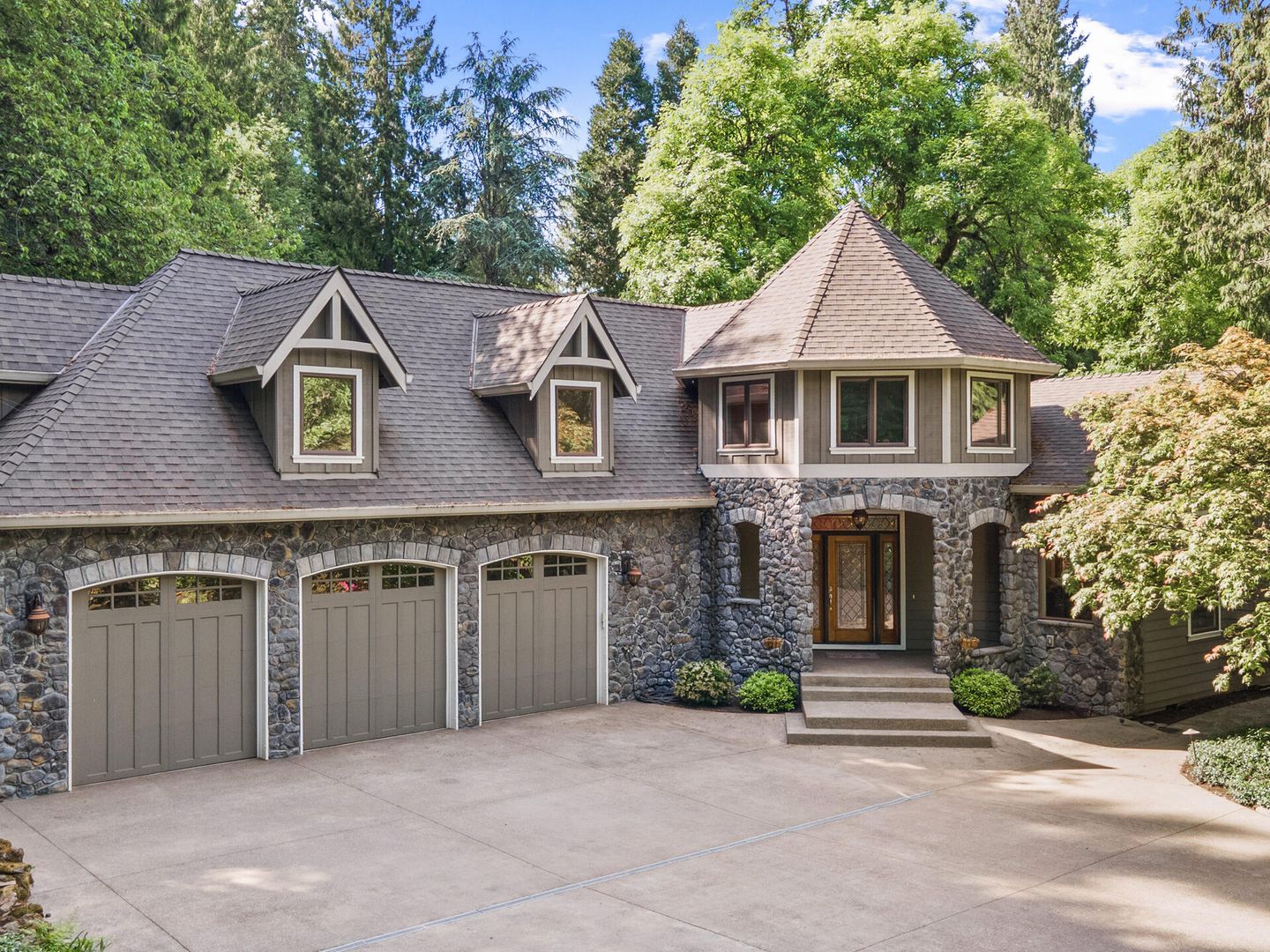 Milwaukie House: 4207 SE Aldercrest Rd
