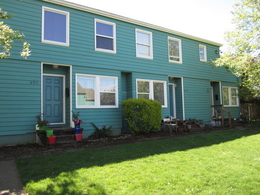 Super Cute Peninsula Park 2 Bedroom Townhouse w/Shared Basement – photo 1