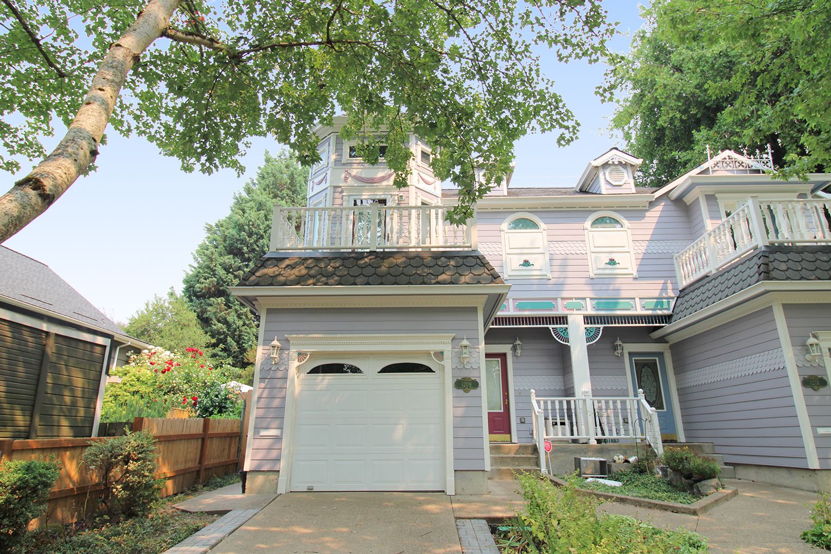 Portland House: 1209 SE Sherrett St