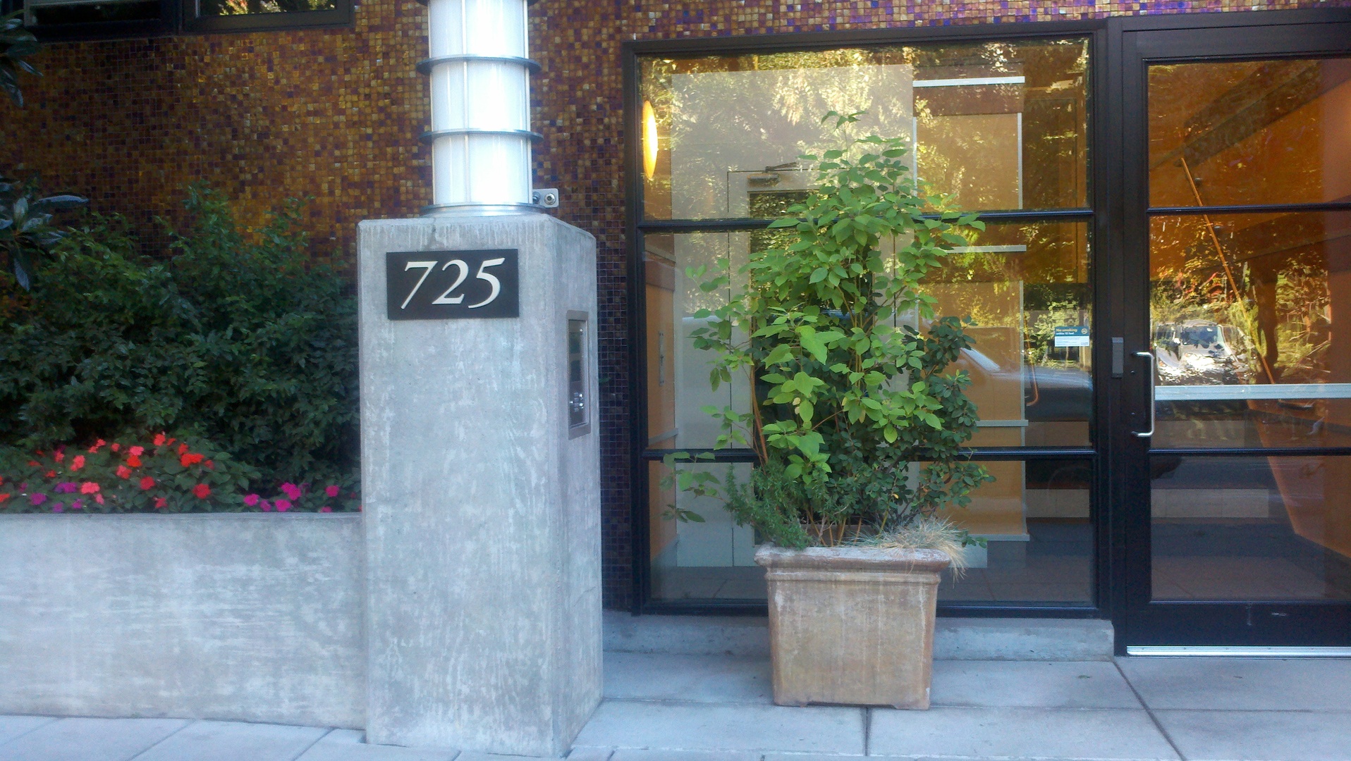 Portland House: 725 NW 10th Ave #103