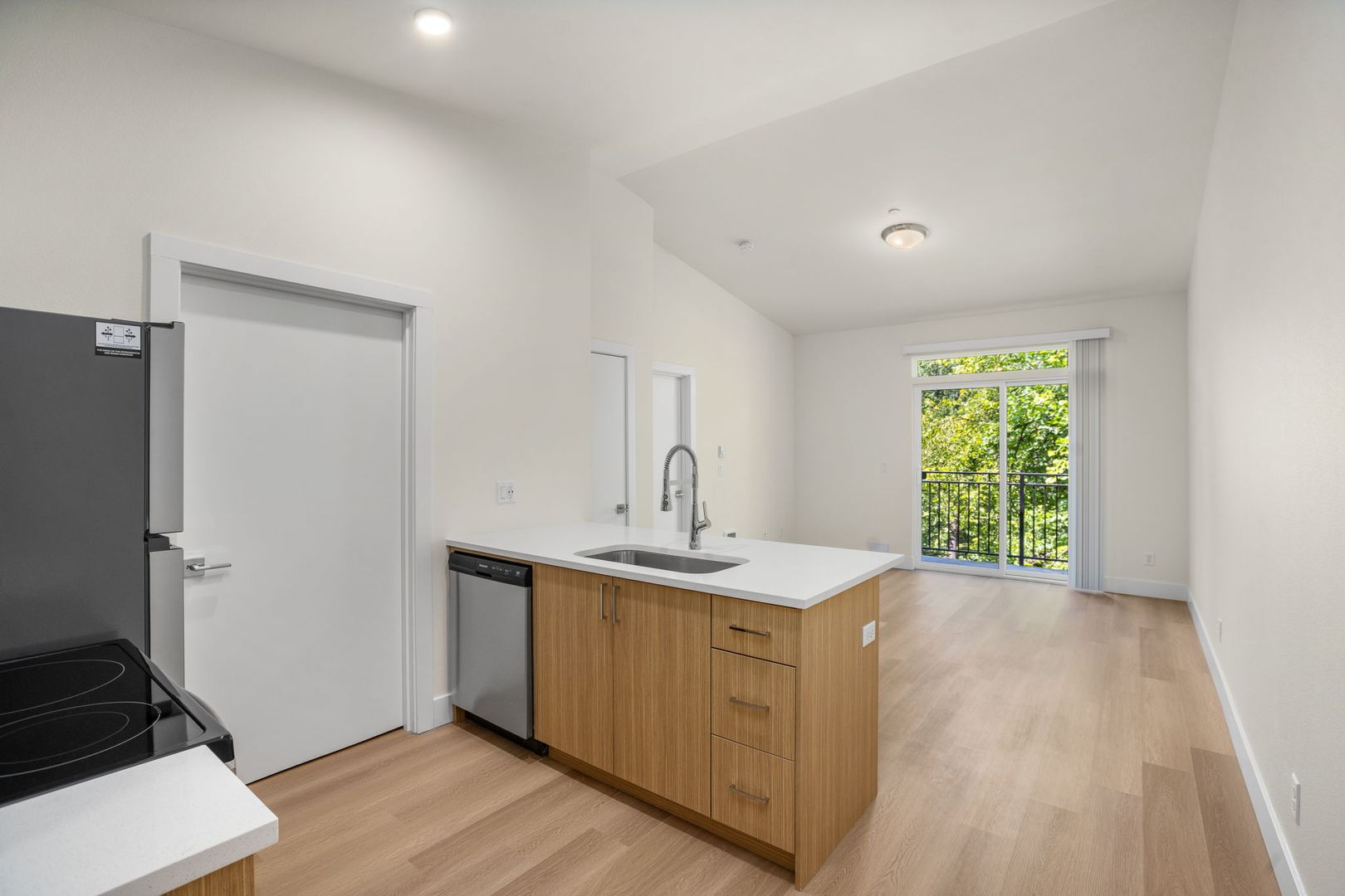 Portland Apartment: 8417 SW 24th Ave