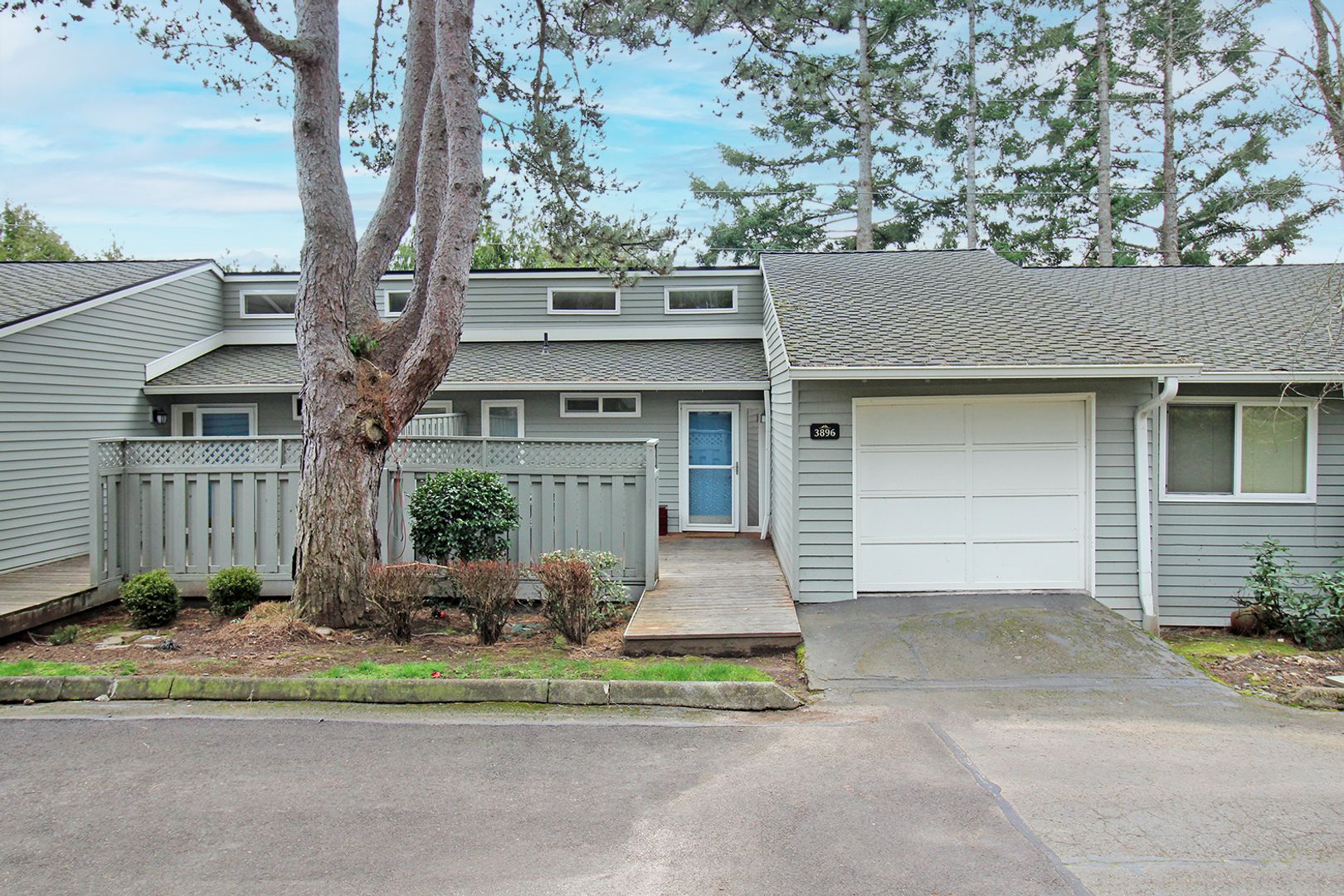 Lake Oswego House: 3896 Botticelli St