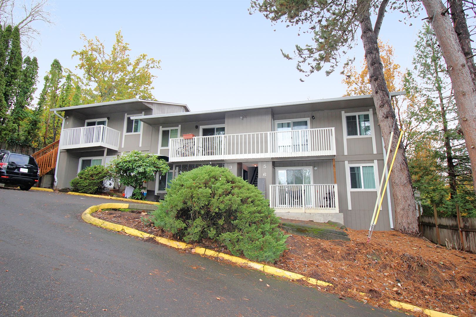 Portland Apartment: 5704 SW Beaverton-Hillsdale Hwy