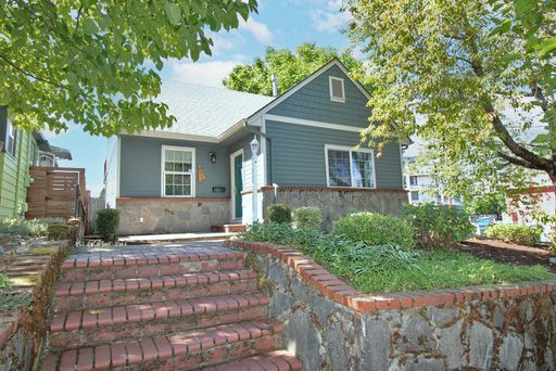 Charming Remodeled 4 Bedroom Home One Block From N Mississippi! – photo 1