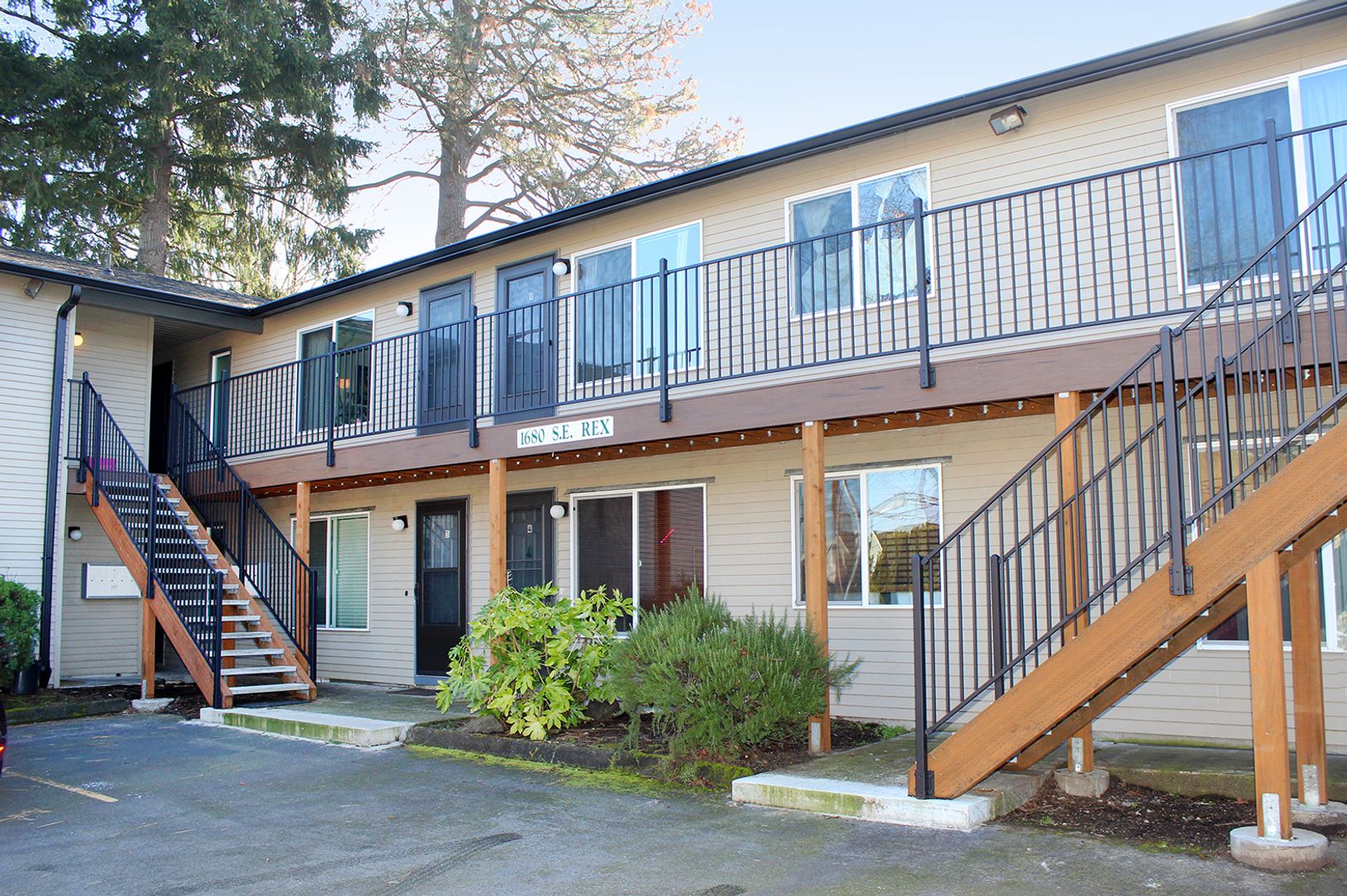 Portland Apartment: 1680 SE Rex  St