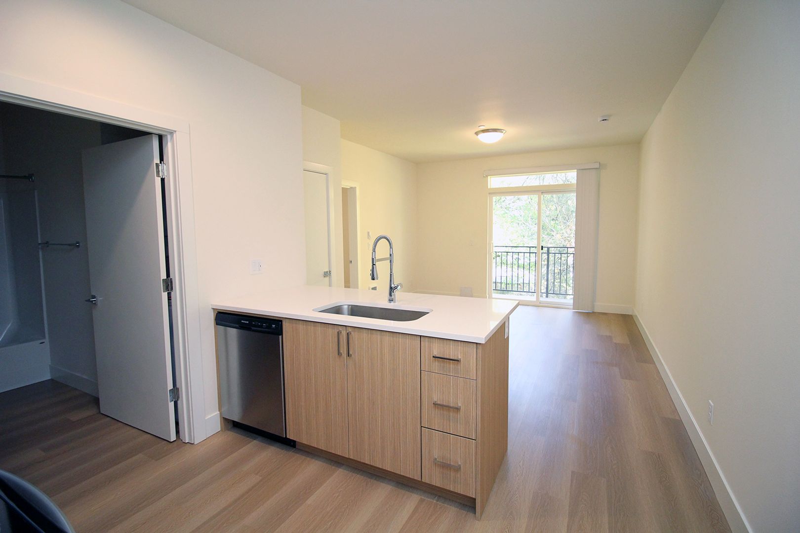 Portland Apartment: 8417 SW 24th Ave