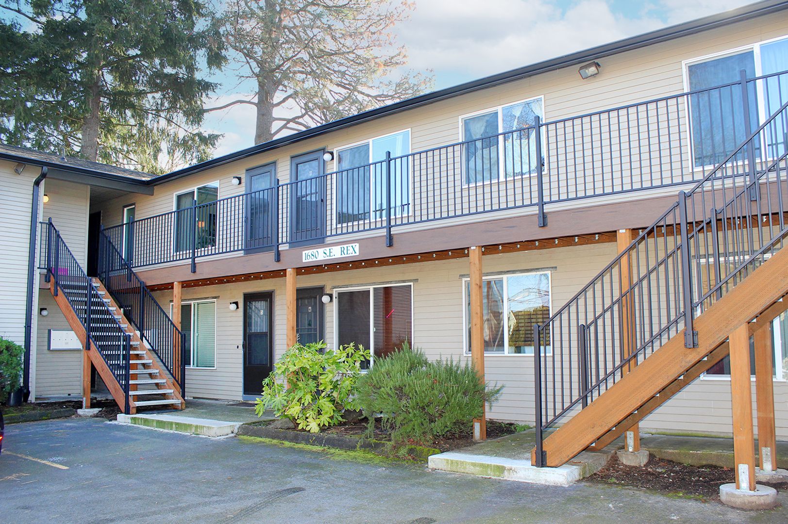 Portland Apartment: 1680 SE Rex  St