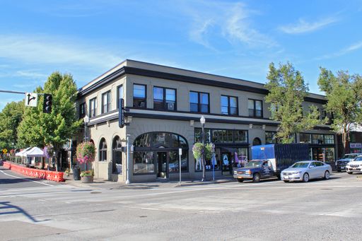 Spacious Updated Studio in Landmark Downtown Central Beaverton Building