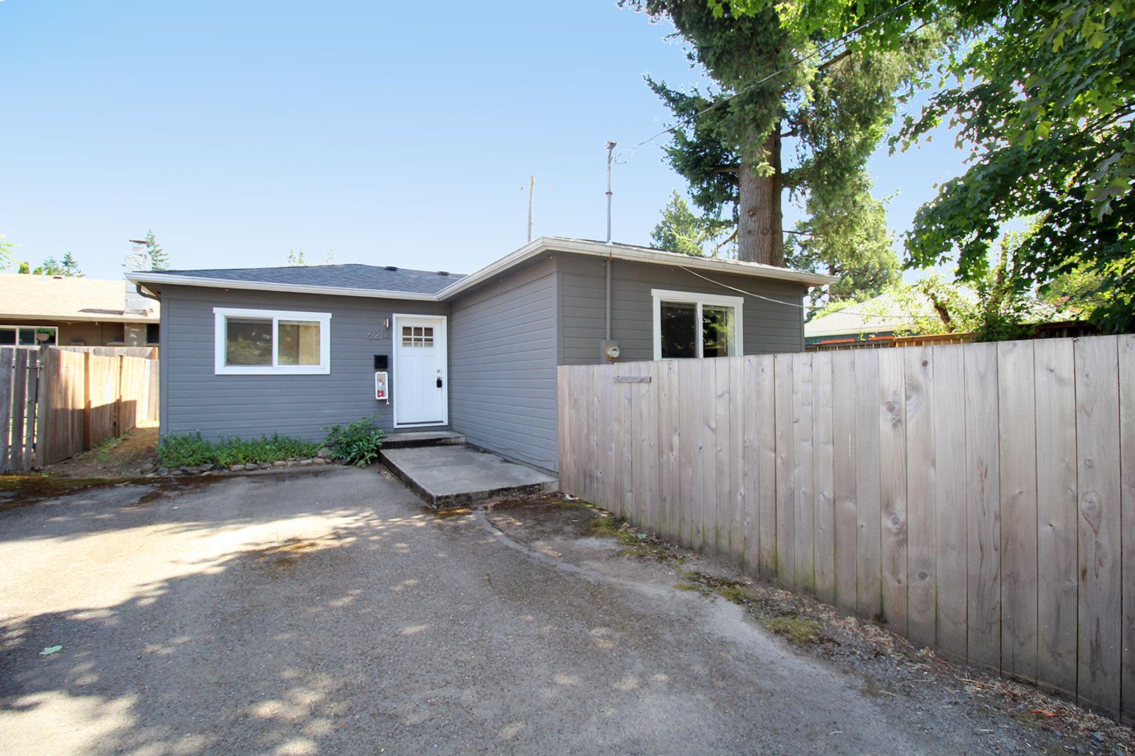 Portland Apartment: 5110 SE Carlton St #A-D and 6214 SE 51st Av (house)