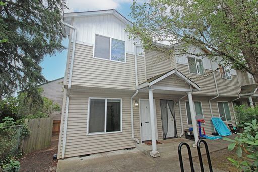 Updated 2 Bedroom Hazelwood Townhome – photo 1