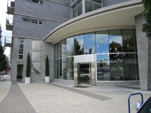 PEARL DISTRICT: Studio Condo with Parking Included at the Sought-After Pinnacle! – photo 1