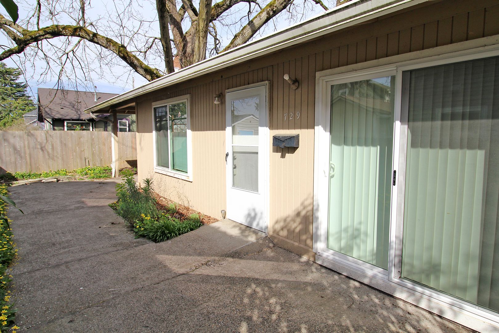 Portland Apartment: 727 - 729 NE Church St.