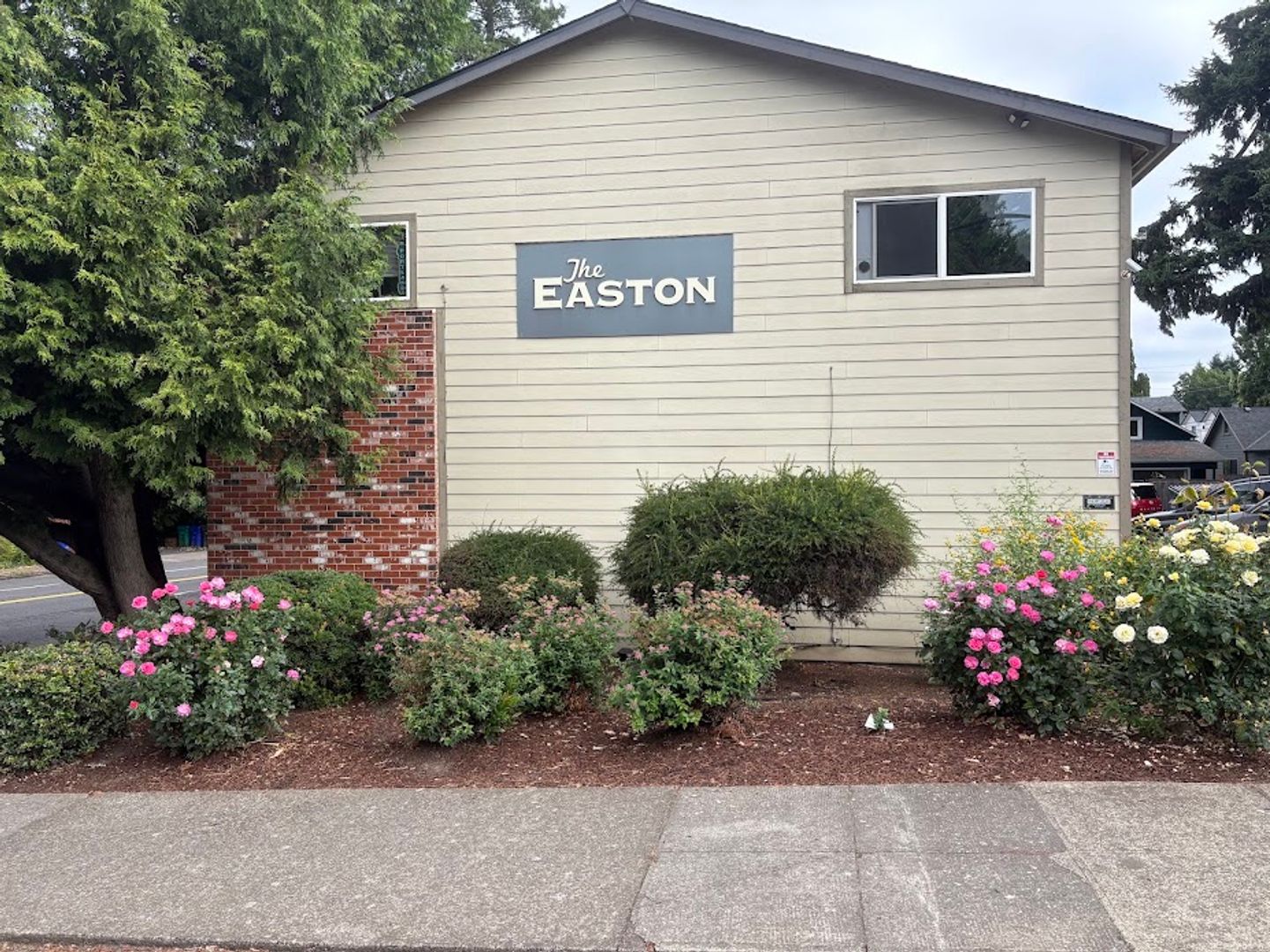 Portland Apartment: 4204 - 4232 SE Cesar E Chavez Blvd.