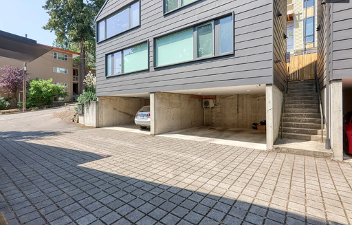 Modern Lake Oswego 1 Bedroom Townhome – photo 1