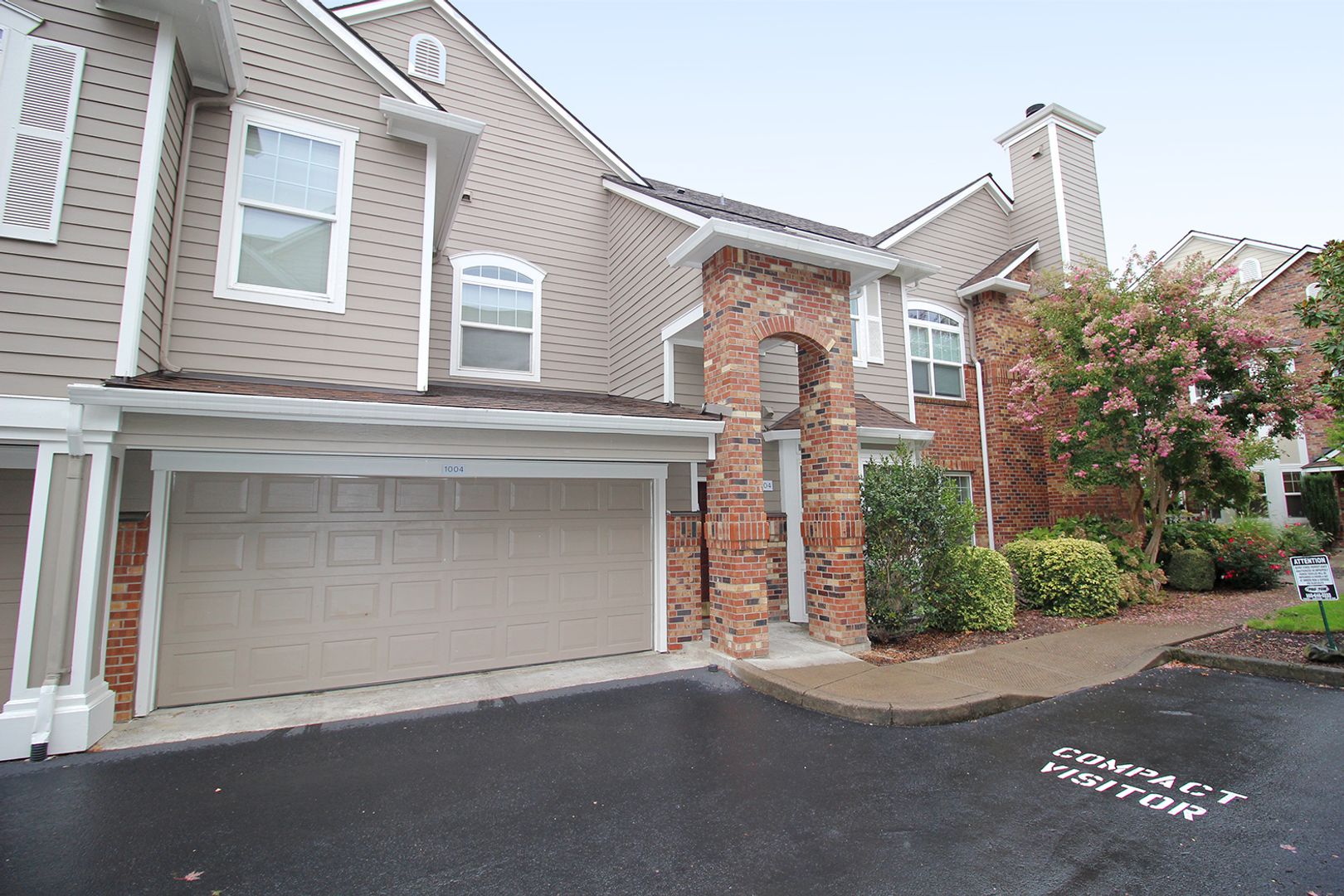 Hillsboro Condo: 1180 NE 63rd Way. #1004