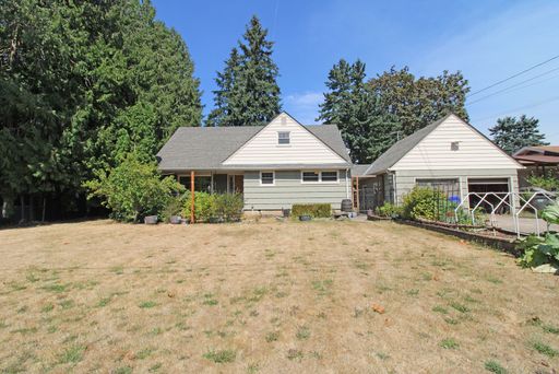 Remodeled 4 Bed/2 Bath Custom Home on Oversized Lot – SE Portland – photo 1