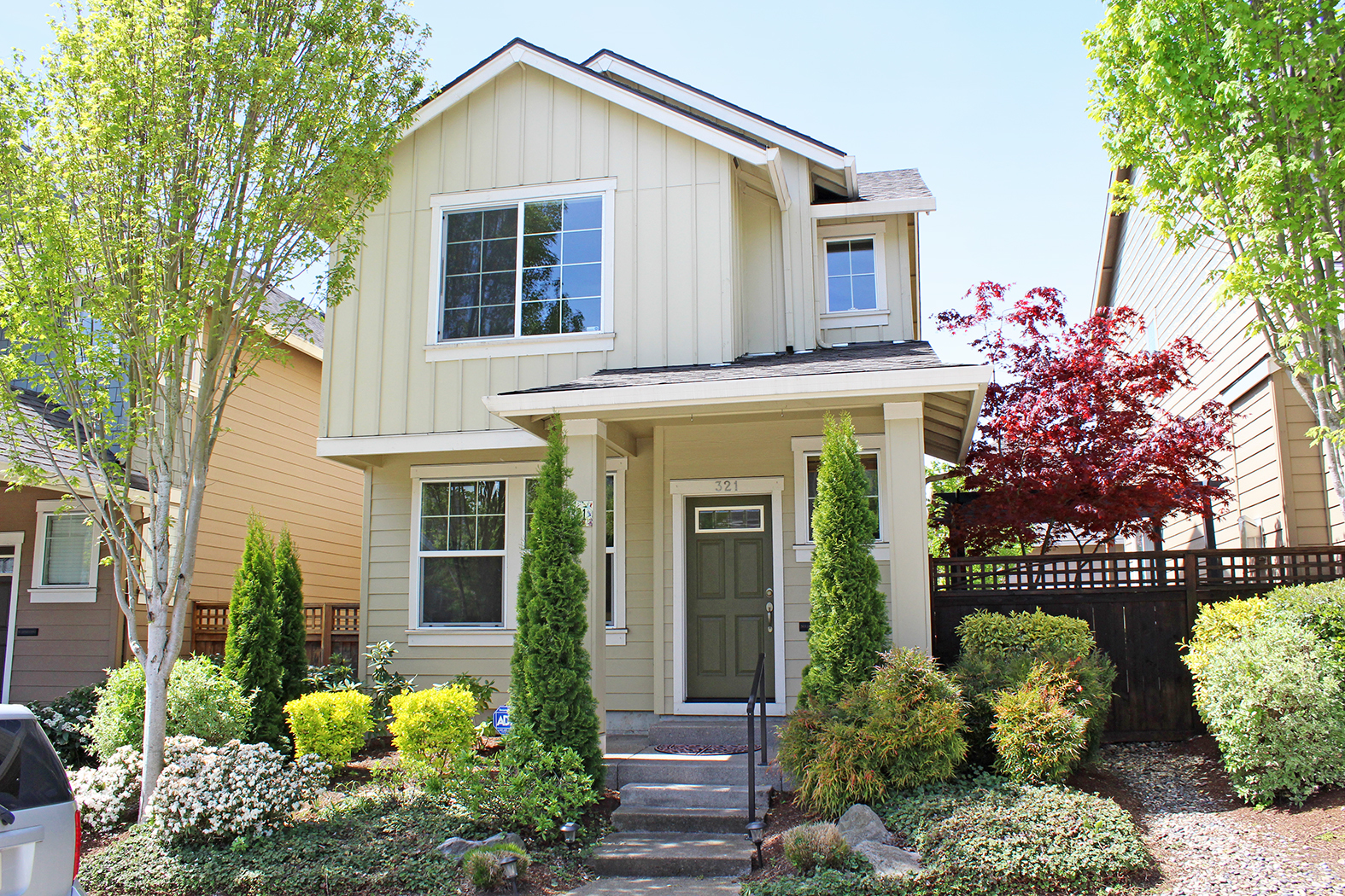 Hillsboro House: 321 NE Edgeway Dr.