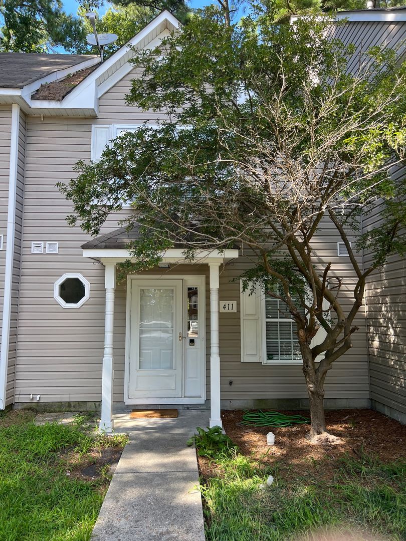 VIRGINIA BEACH House: 411 LAKE HAVASU DRIVE