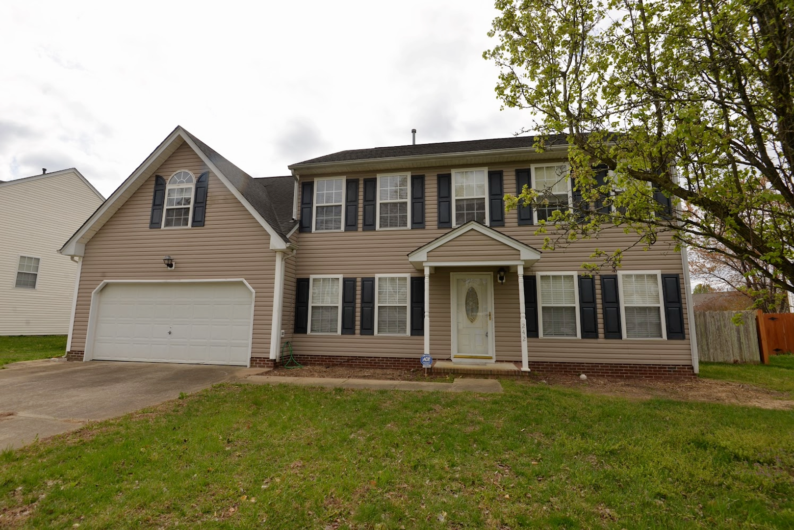 SUFFOLK House: 242 FALLAWATER WAY