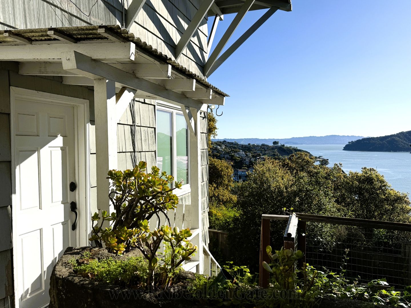Belvedere Tiburon Apartment: 132 Bella Vista Avenue #B