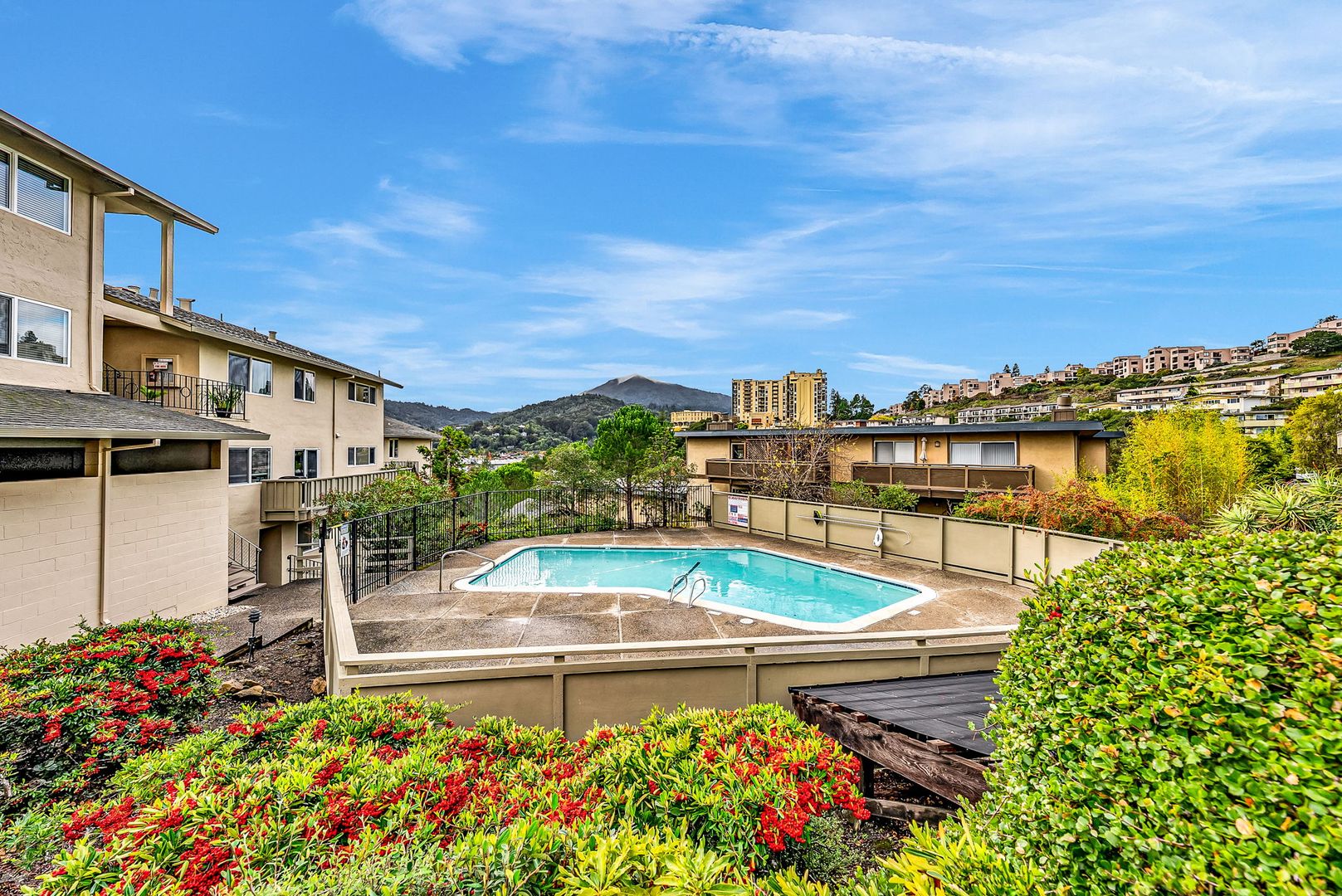 Greenbrae Condo: 175 Upper Via Casitas #26