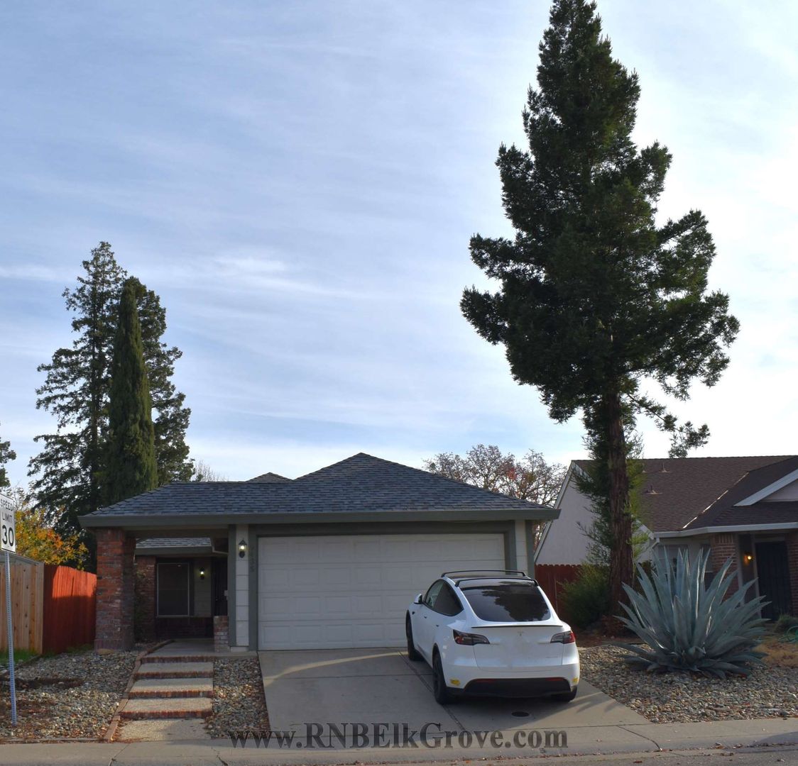 Elk Grove House: 9435 Soaring Oaks Drive