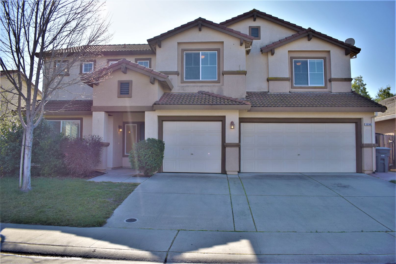 Elk Grove House: 10148 Frank Greg Way