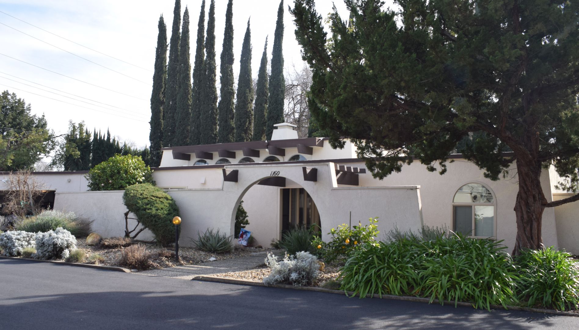 Sacramento House: 1160 Silver Lake Drive