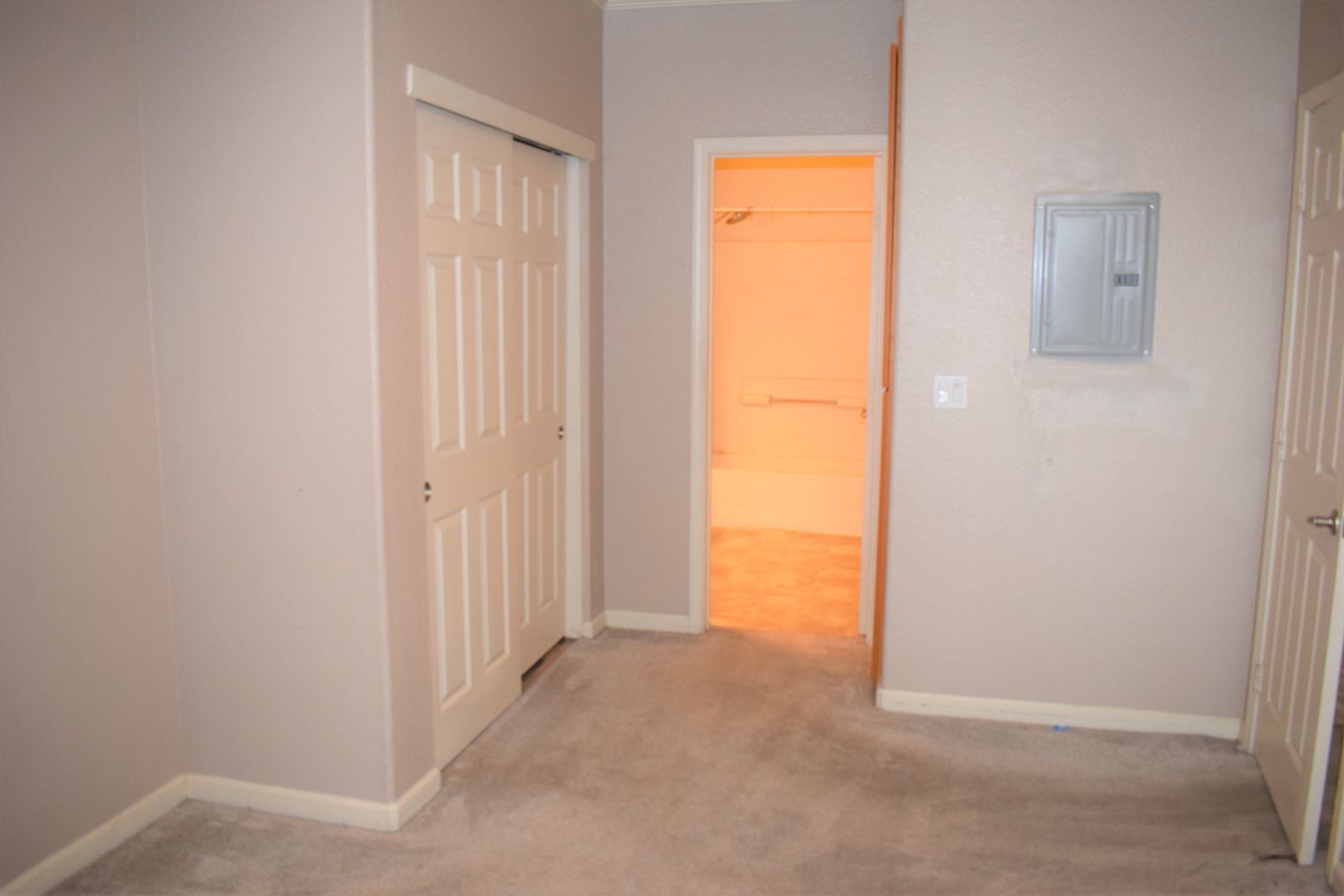 Elk Grove House: 5201 Laguna Oaks Drive Unit 136