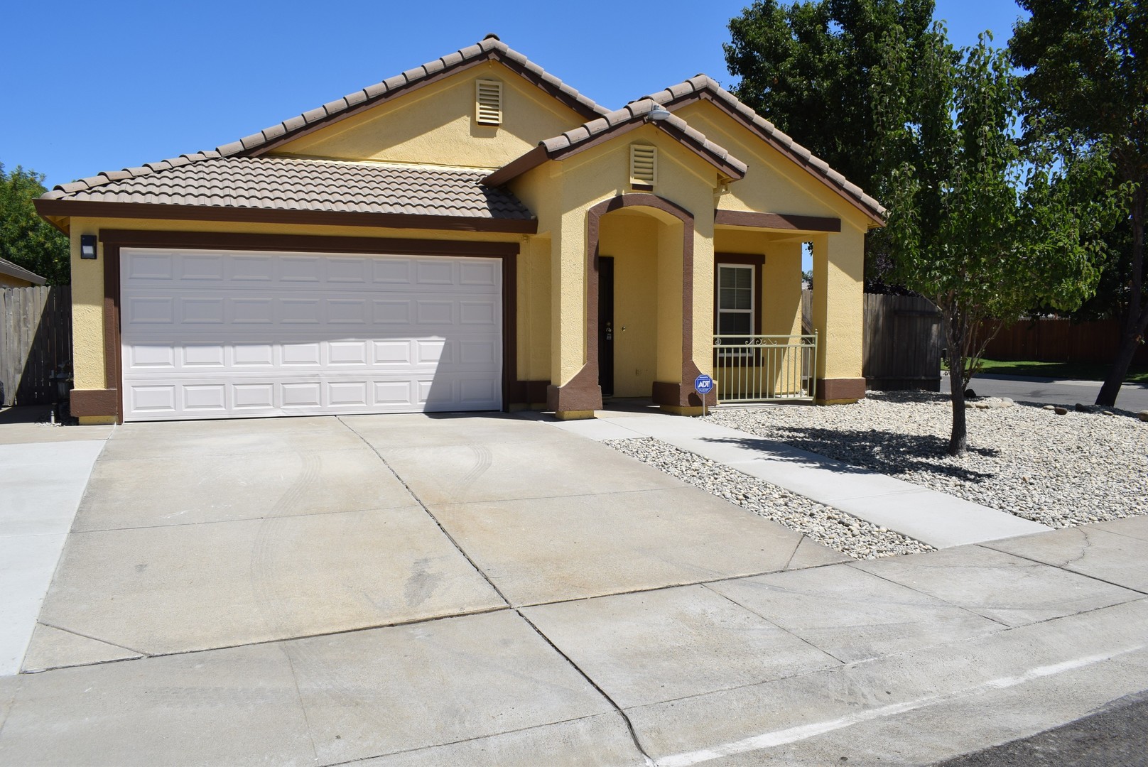 Elk Grove House: 7445 Masters Street