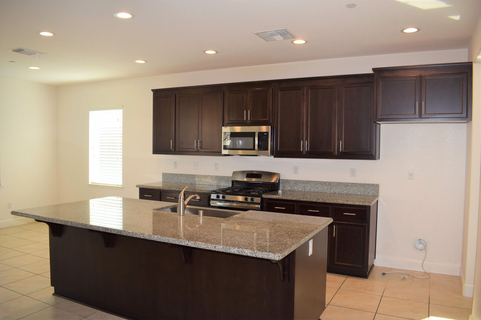 Elk Grove House: 8425 Ponta Delgada Drive
