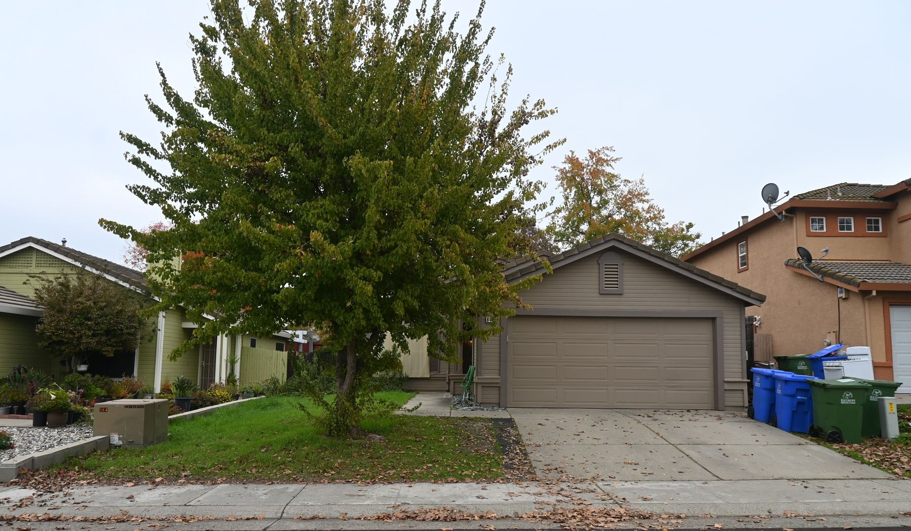 Elk Grove House: 8455 Heritage Hill Drive