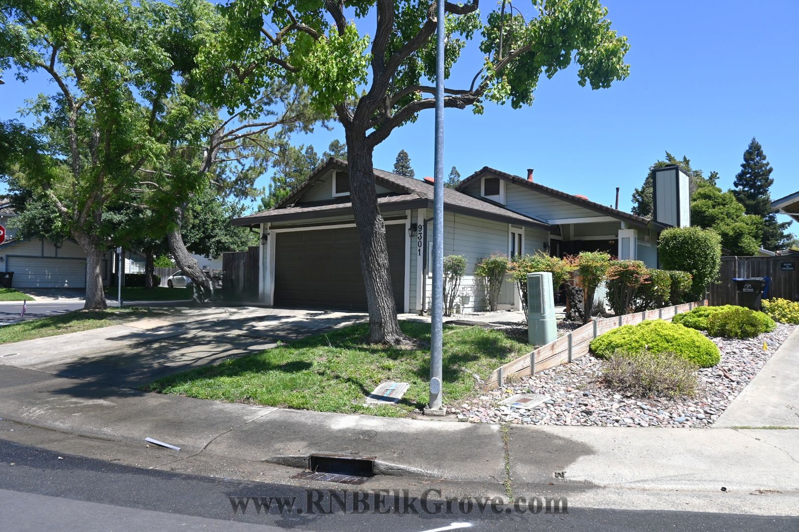 Elk Grove House: 9301 Quintanna Court
