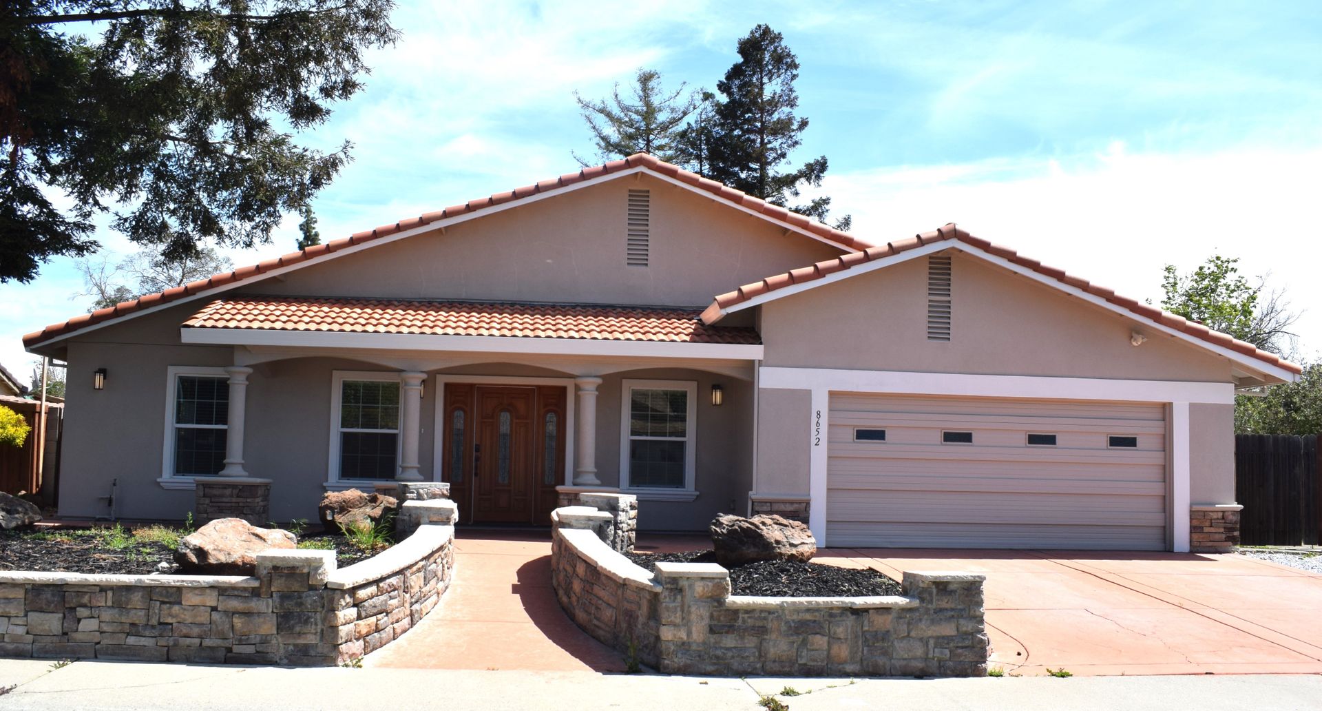 Elk Grove House: 8652 Elk Ridge Way