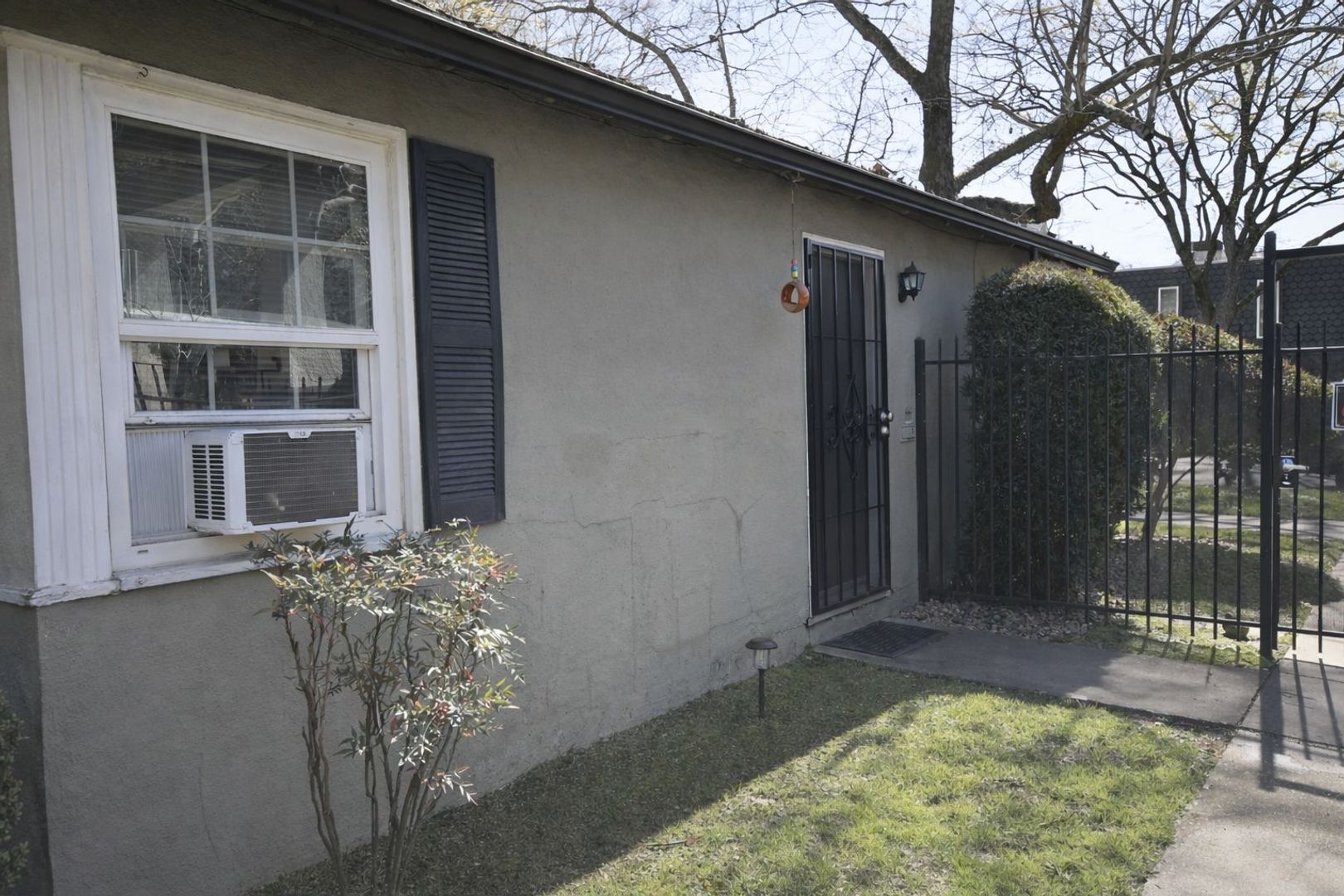 Sacramento House: 2323 V Street Unit 1