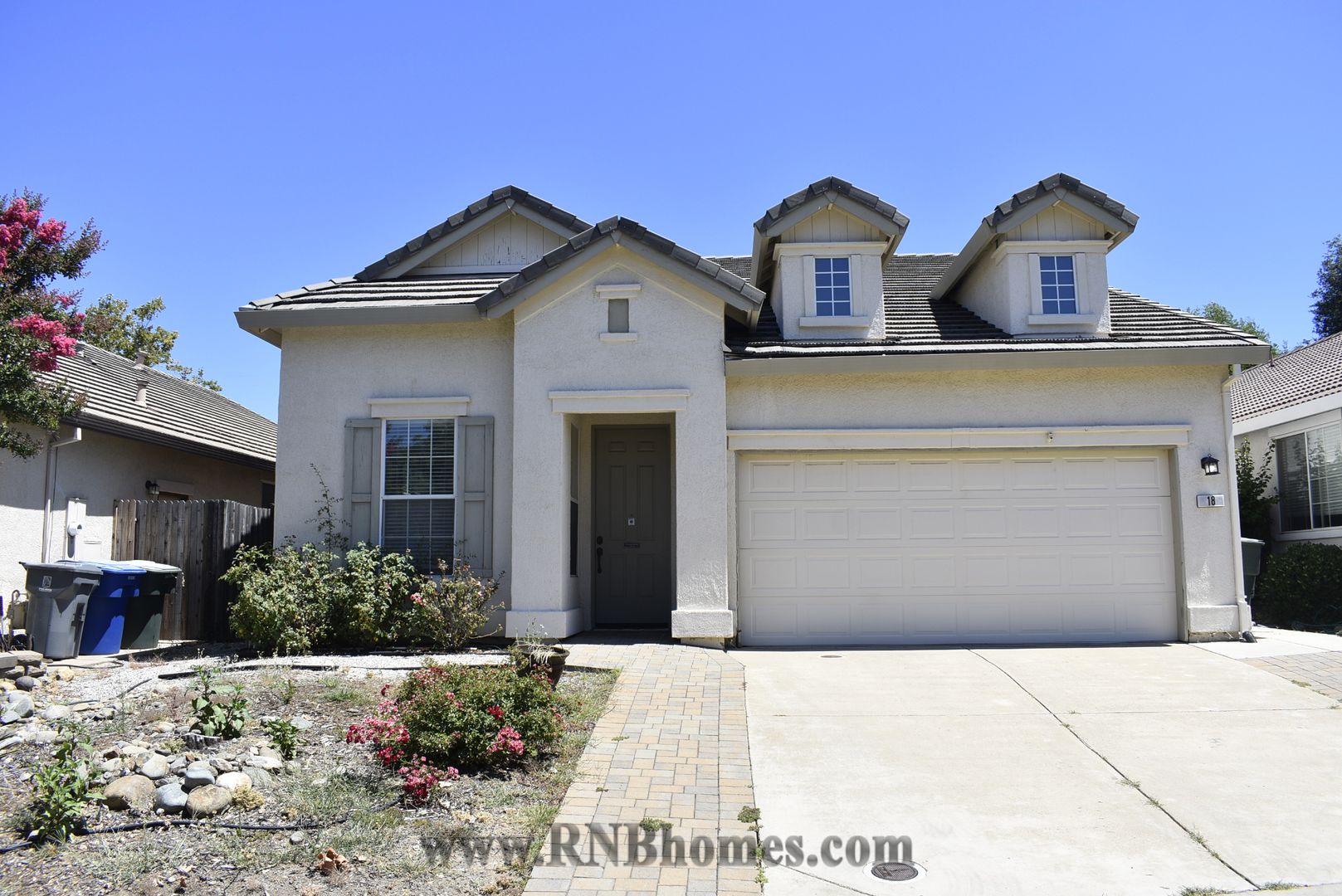 Folsom House: 18 Diggins Drive